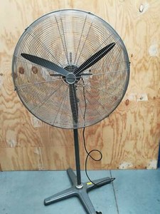 dynabreeze 750mm wall fan