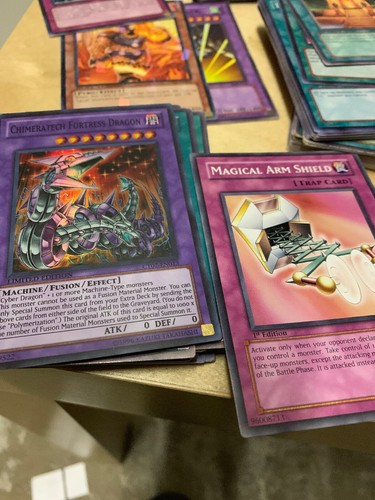 Konami Yu-Gi-Uh! 750 Cards Lot Including Shrink first edition 1996