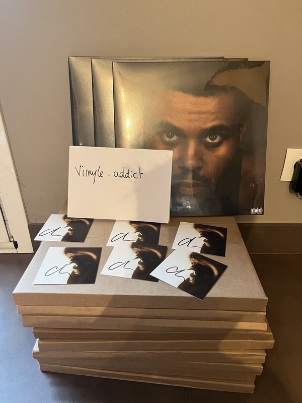 Hurry Up Tomorrow' Collector'S Edition + Signed Card