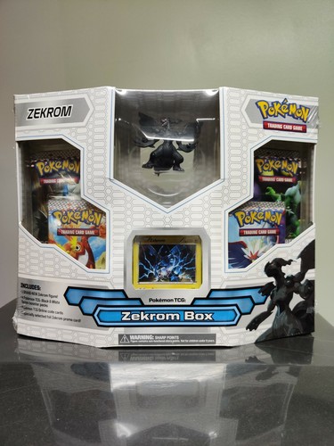 NEW Pokemon TCG Black & White Legendary Figure Collection Zekrom 