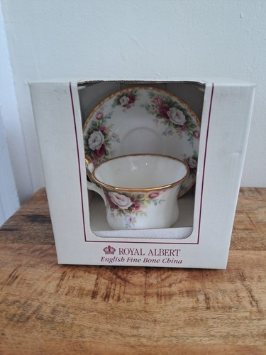 ROYAL ALBERT BY ROYAL DOULTON OLD COUNTRY ROSES FOOTED TEA C