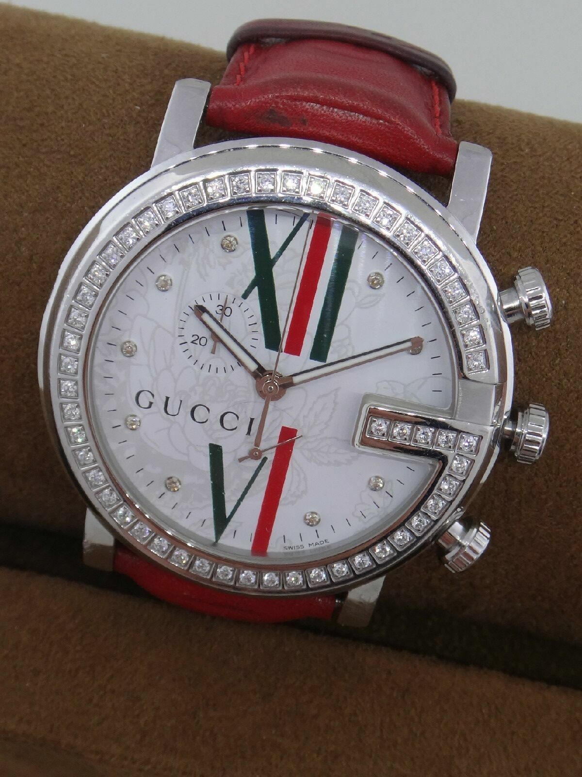 Authentic Gucci G Chrono 101M Women's Watch with Red Leather Authentic Gucci G Chrono 101M Women's Watch with Red Leather