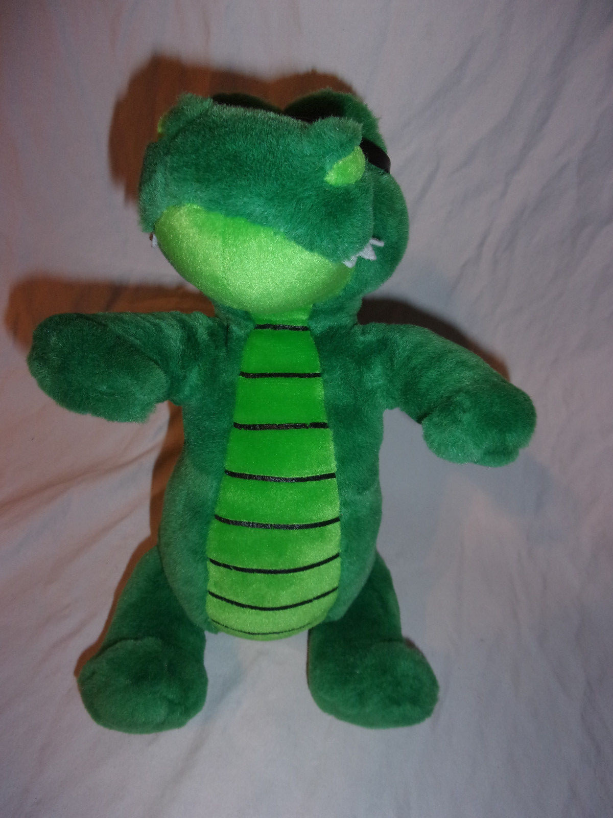 D.P. Inc Cool Shade Alligator 12