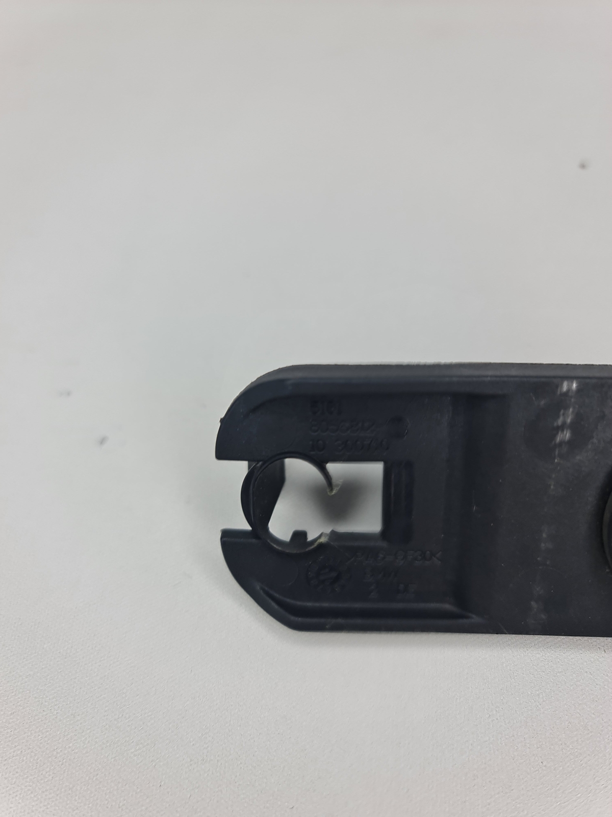 0 Bmw 2015-2020 51-61-8-056-812 51618056812 Bracket Intake Silencer 8056812 0 image 4