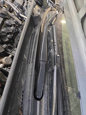 Used Right Wiper Arm fits: TOYOTA COROLLA 19 22 23 24 25