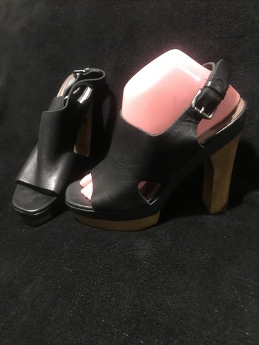 シューズ・サンダルその他 MARNI Woman High heel shoes Black SNZW018640P2722 00N99 Black leather Moonlight sandal with ankle strap | Marni