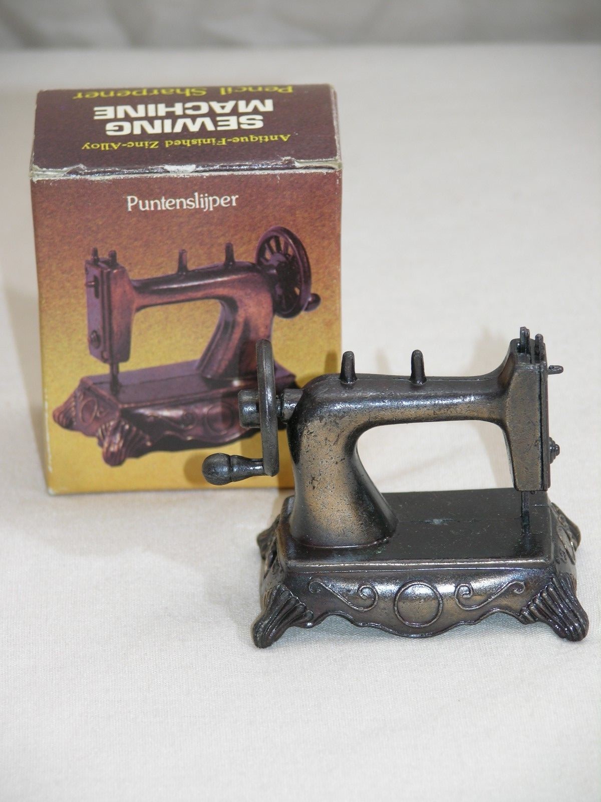 Miniature Replica Antique-Finish Sewing Machine Pencil Sharpener