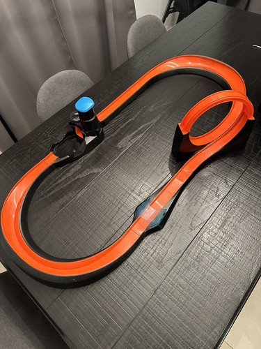 Hot Wheels Id Smart Track Kit: Race Track with Speed Cars