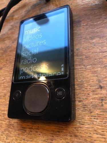 Microsoft Zune 120GB Model 1376 Digital Media Player MP3 Black New Battery