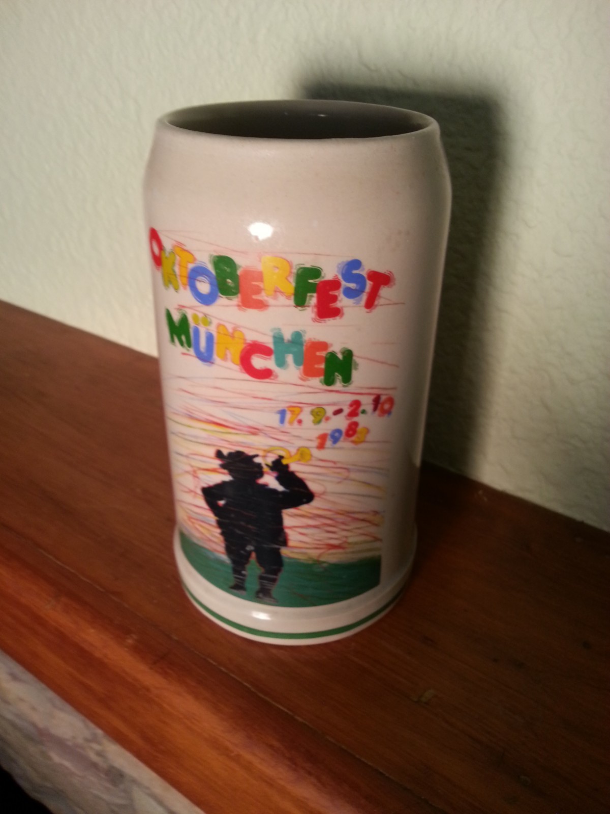 Vintage Oktoberfest Munchen Beer Stein 1983 signed collectible, Man Cave