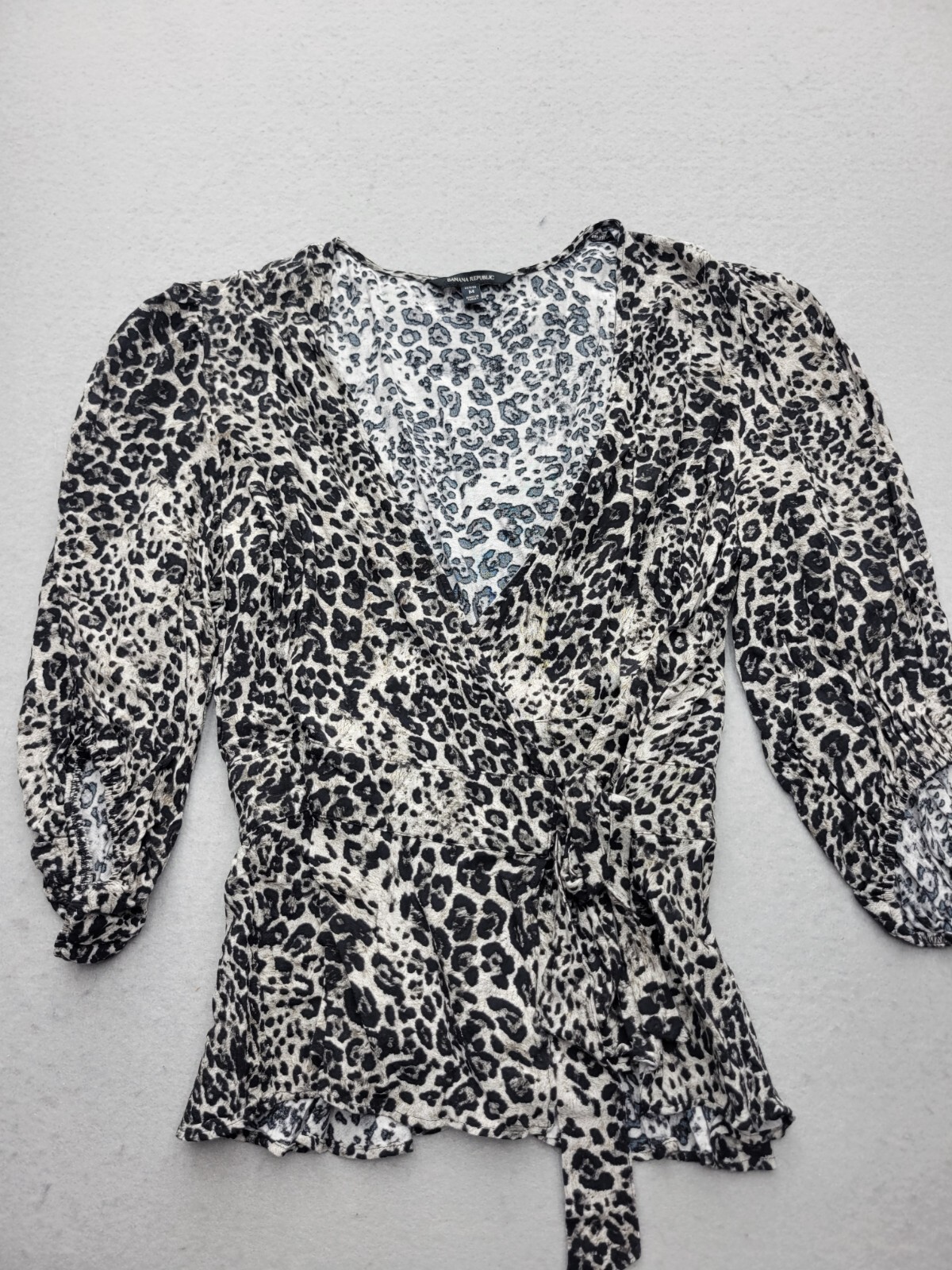 Banana Republic Women Top Medium Black/Grey Blouse 3/4 Sleeve Animal Print Work