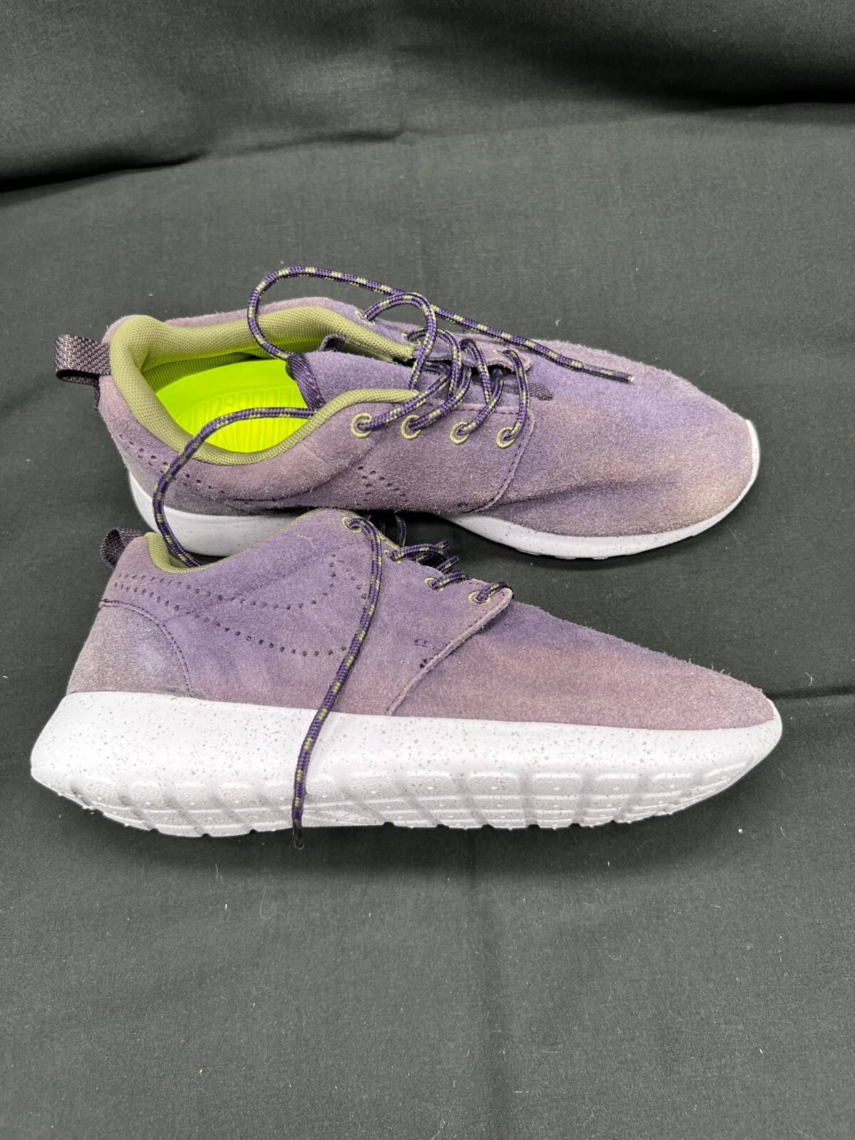 roshe suede