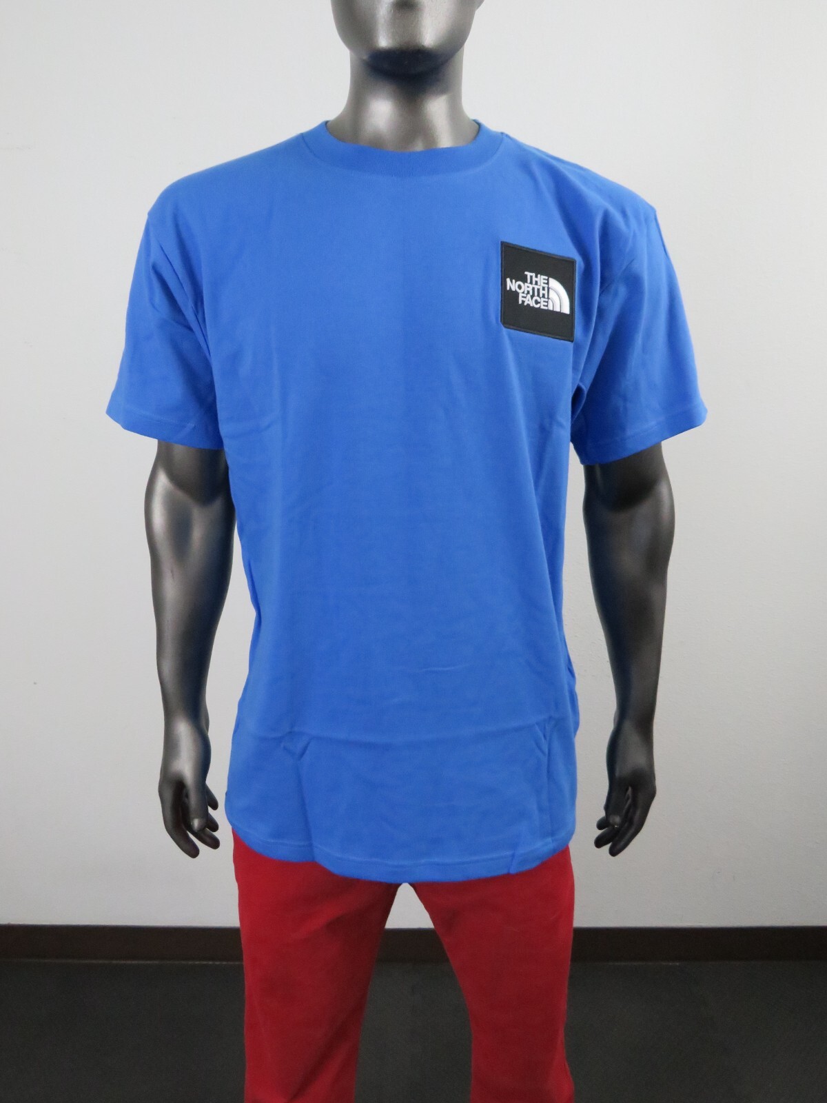 NWT Mens The North Face HW Box Embroidered Patch Short