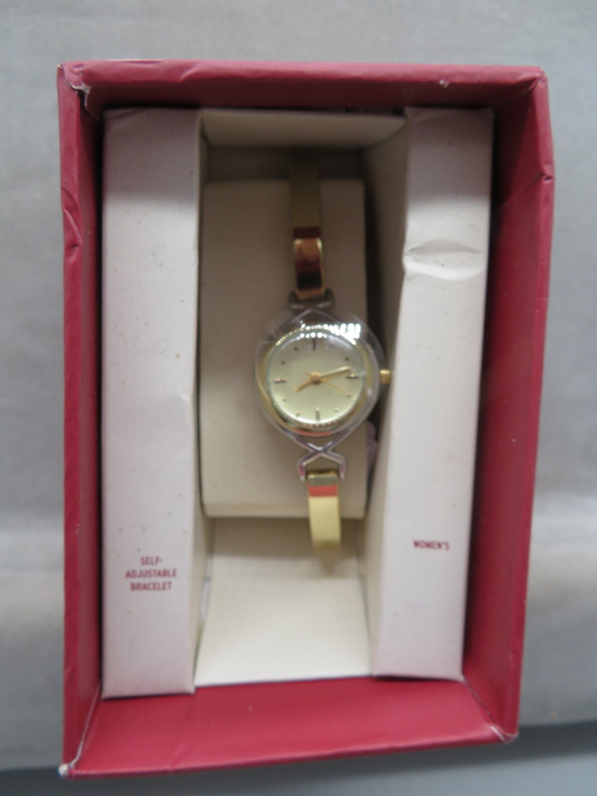 NEW Women's Self Adjustable Gold Tone Bracelet Target Watch FMDM353 New Battery