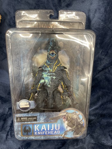 NECA Pacific Rim Battle Damage Kaiju Knifehead 10