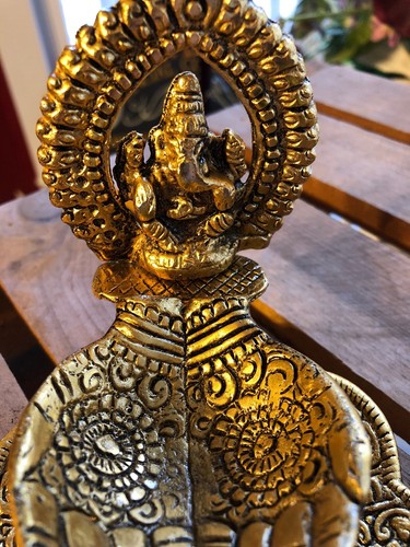 Exquisite Tibetan Gold Elephant Trunk Buddha Statue Tray With Hands Cupped Bowl