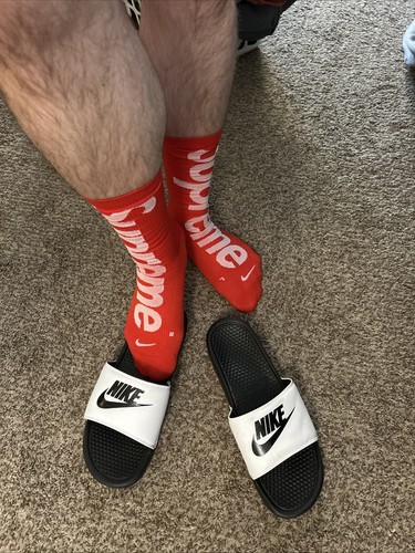 Brand New Original Supreme Mens Nike Lightweight Crew Socks Brand New Original Supreme Mens Nike Lightweight Crew Socks