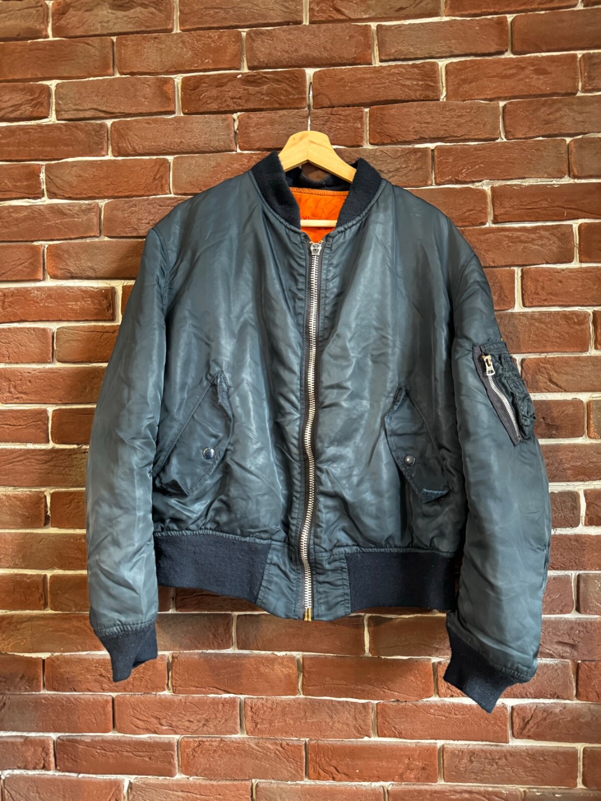 ALPHA INDUSTRIES USA製LARGEボルドー　ma1古着90S ALPHA INDUSTRIES USA製LARGEボルドー ma1古着90S Alpha