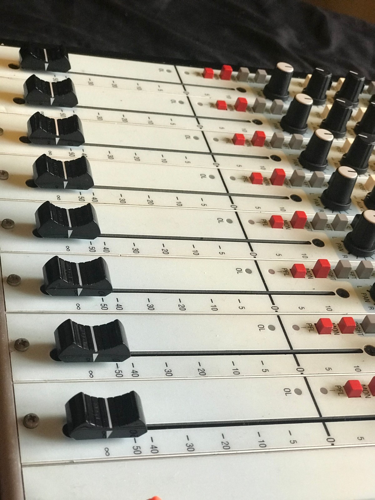 RARE Audio Developments AD 147 Analog 8-Channel Mixing Console