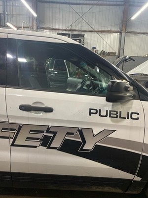 (LOCAL PICKUP ONLY) 11-17 FORD EXPLORER Front Door Passenger Side Right
