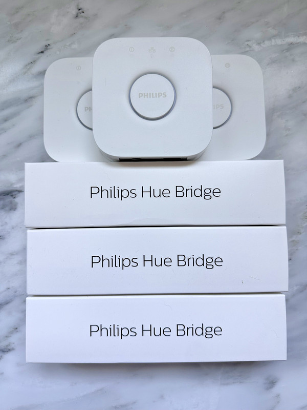 Philips Hue Bridge (3rd Generation) Hub - HomeKit/SmartThings/Alexa Compatible