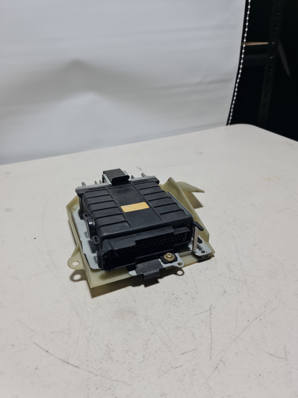 0 Audi 1990-1991 100 80 90 Engine Computer Unit ECU 0280800308 Module 571 5K1 image 3