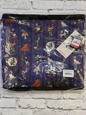 Harveys Seatbelt Disney Mickey & Friends Halloween Vertical Med Streamline Tote