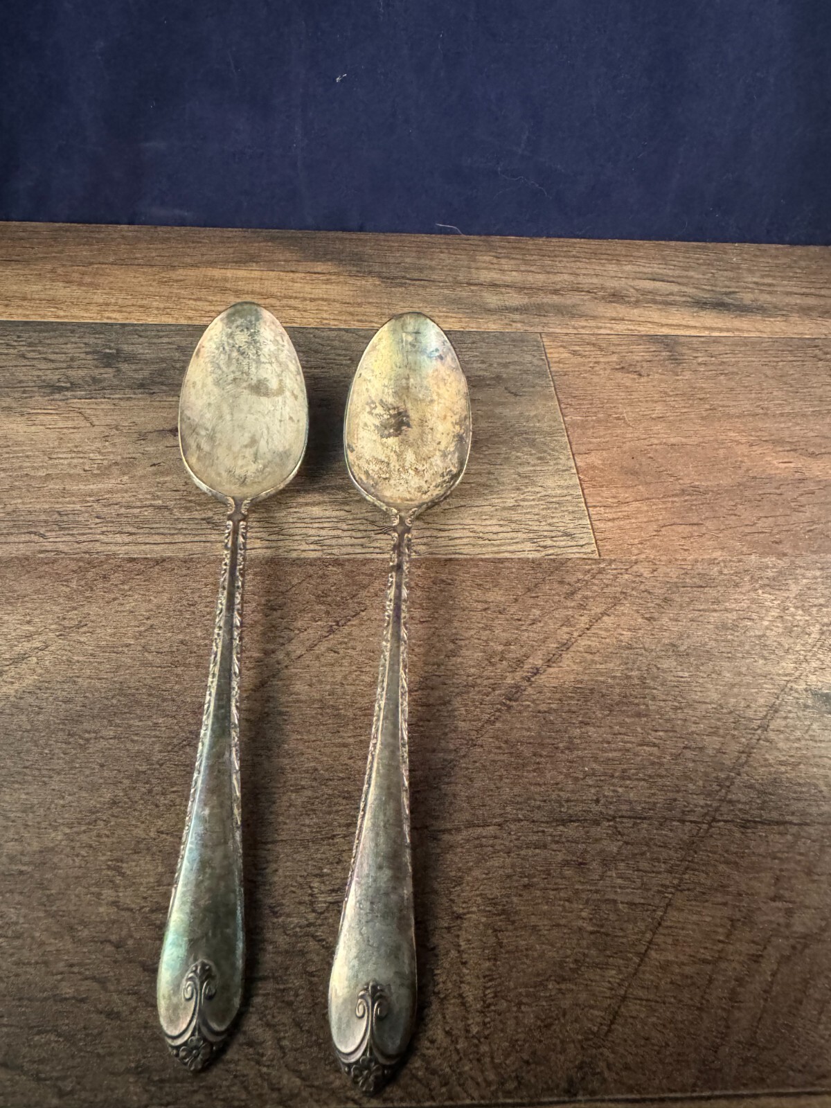 Lot of 2 Dinner Spoons Wm Rogers & Son Exquisite Pattern Silverplated 