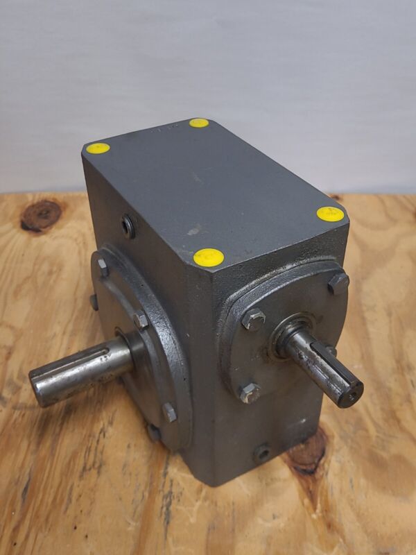 New Baldor S-926-20-G Right Angle Gear Reducer 20:1 2HP 2F5-RW