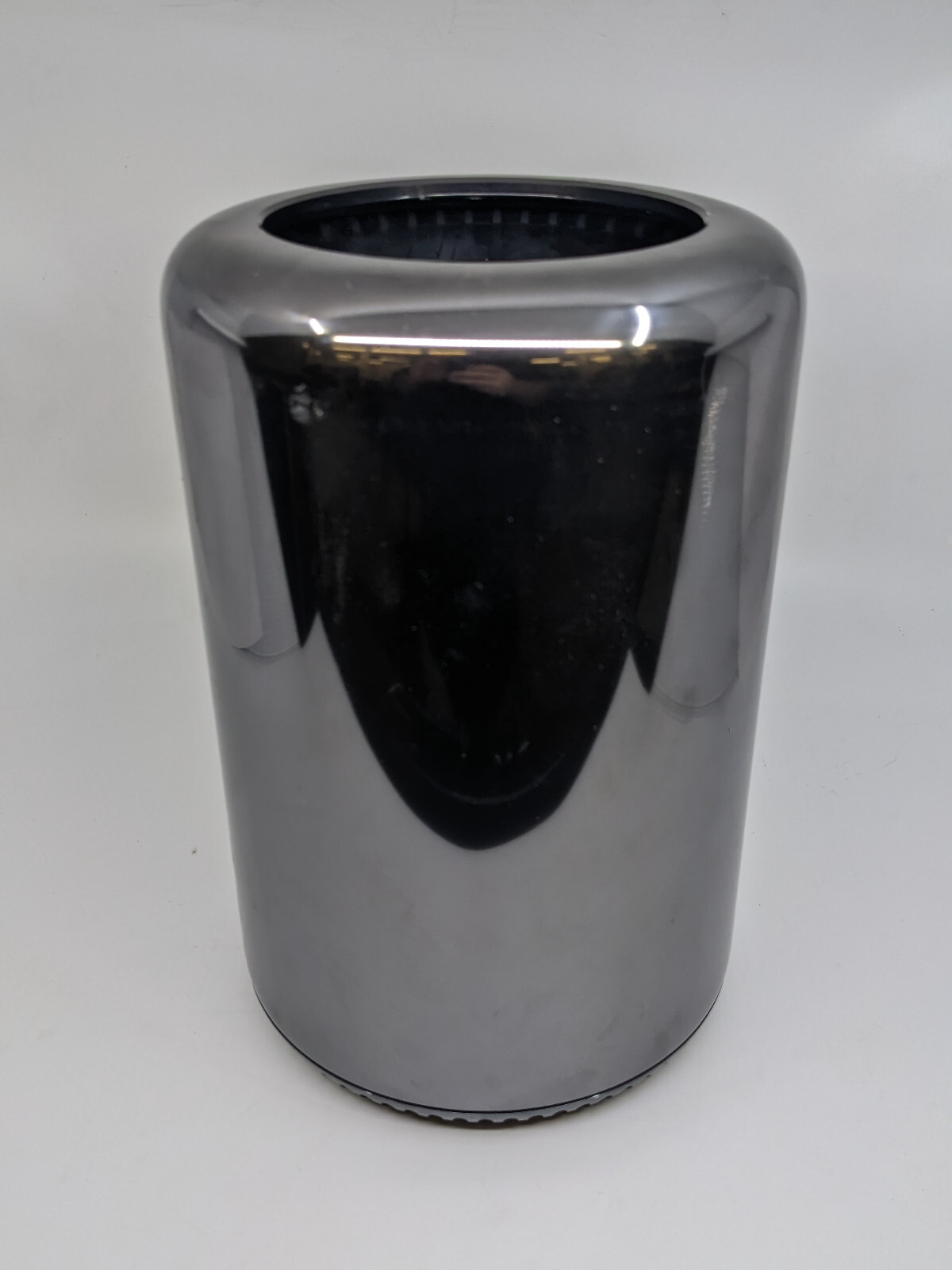 Late 2013 Mac Pro 3.7GHz Quad-Core Xeon E5 16GB 1TB SSD 2x Late 2013 Mac Pro 3.7GHz Quad-Core Xeon E5 16GB 1TB SSD 2x