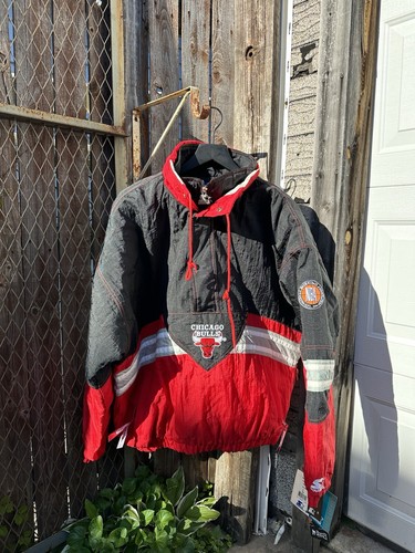 Vintage STARTER Rare Chicago Bulls Satin Jacket BLACK Size S