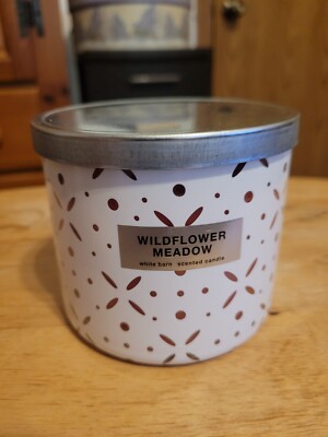 RARE Bath & Body Works White Barn WILFLOWER MEADOW 14.5 oz. FRAGRANCED CANDLE 