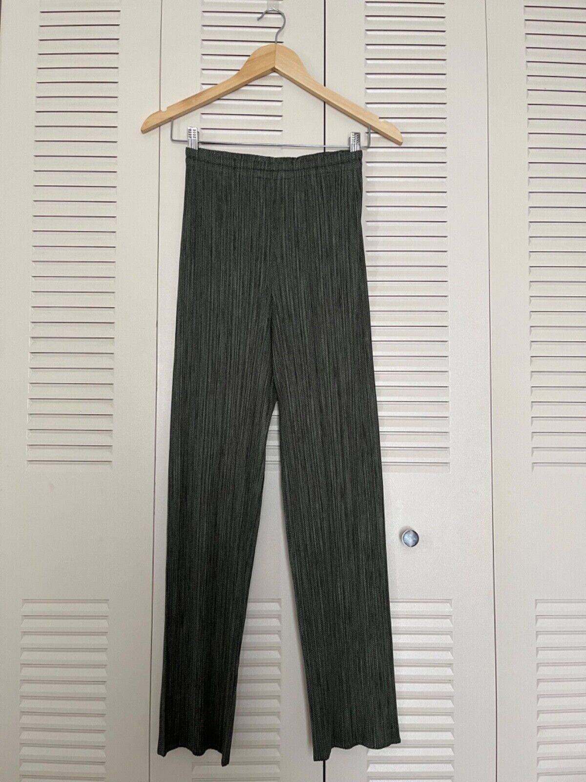 ISSEY MIYAKE Pleats Please Pants Dark Green Size 3 from ISSEY MIYAKE Pleats Please Pants Dark Green Size 3 from