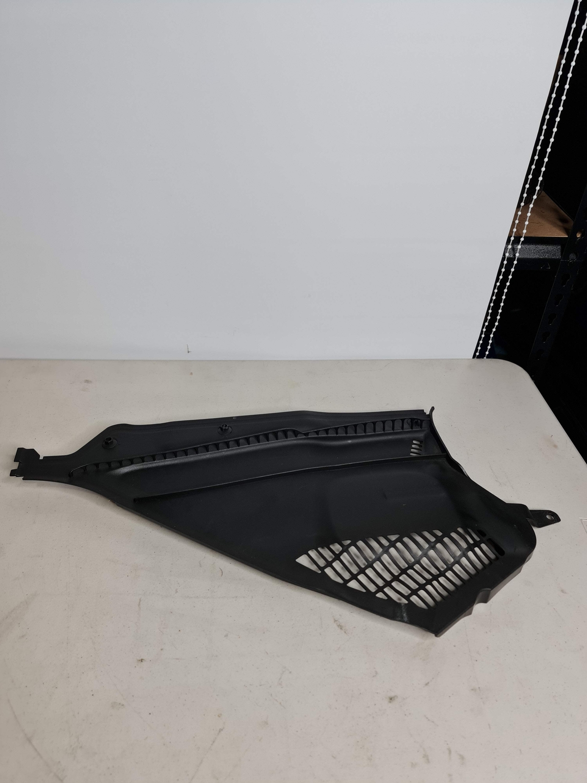 0 Bmw OEM M2 COUPE F87 FRONT LEFT WINDSHIELD COVER COWL RHD 64318059698 GENUINE 80 image 3