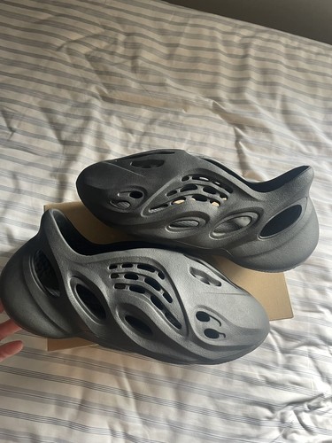 Yeezy Foam Runner Onyx Size 9 Pre Owned | eBay