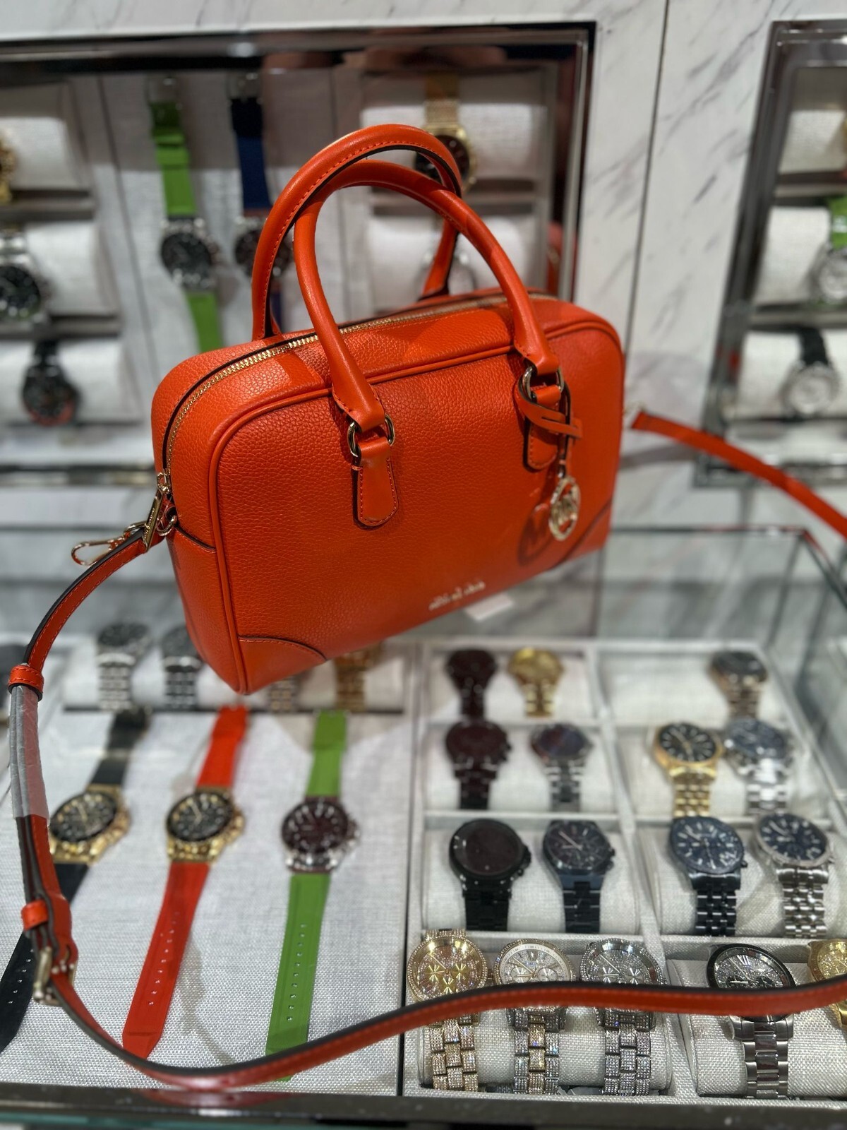 Michael Kors イヤホンケース オレンジ/ブラック A060 エアーポッズ