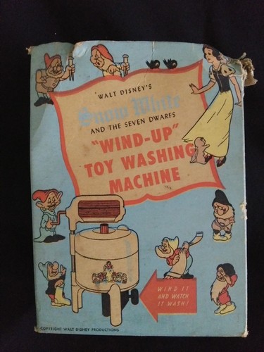 VTG ORIGINAL SNOW WHITE AND THE SEVEN DWARFS PLATIC WIND-UP WASHING MACHINE 1950