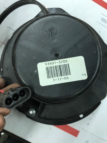 NIB Volvo Headlamp 83601-3206 Assembly Lighting System