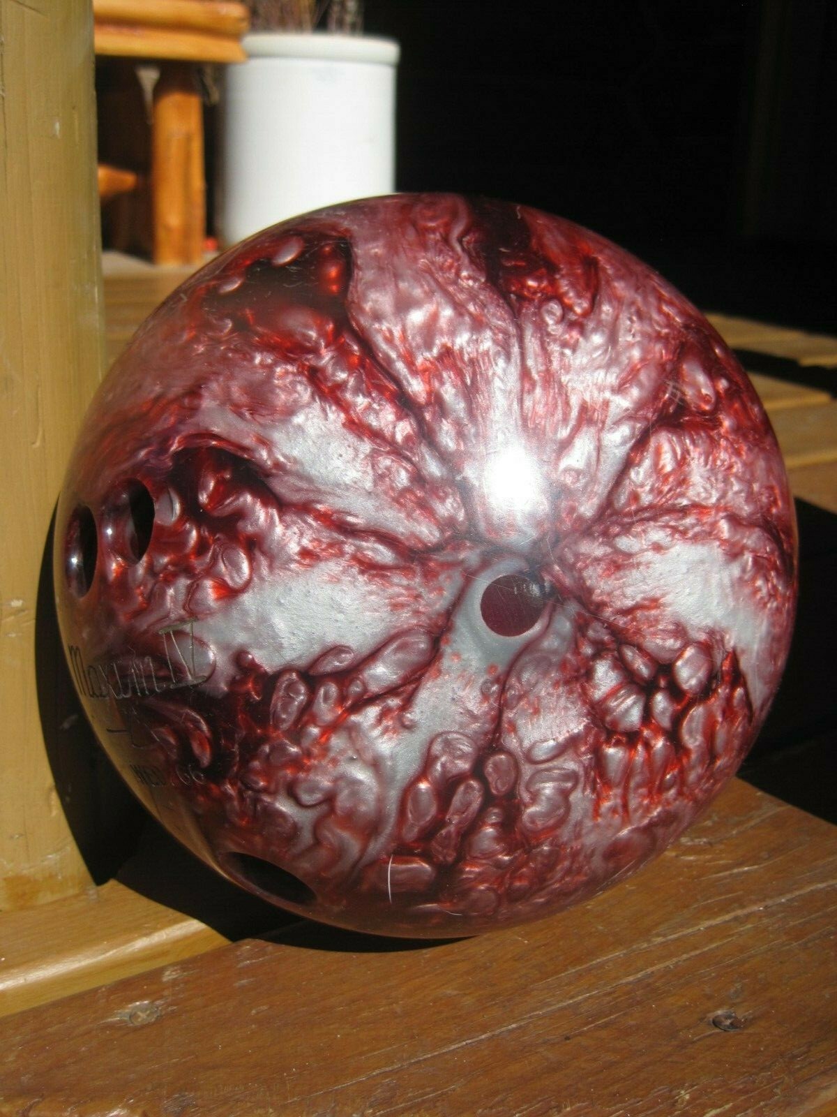 MAXIM IV Ebonite RED Swirl 12 lb Bowling Ball & LEEDS Hard Plastic Blue CASE