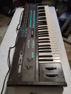 Yamaha DX7 61-Key Digital FM Synthesizer Tested/working