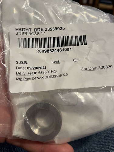 Detroit Diesel 23539925 Sensor Boss 17 F1 | eBay