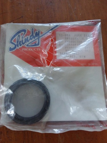 Shindy 13-018 Fork Seal ZX600C FZR600 LS650P XV1100 ONE SEAL