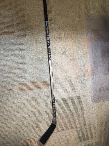 Bauer Nexus 8000 Kane P88 -87 Flex Comp LIE 6 Sr. Hockey Stick Right hand shot
