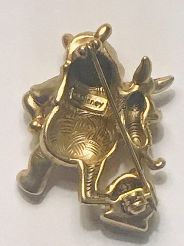 Vintage Gold Tone Winnie The Pooh And Piglet Pin.