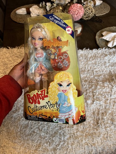 2008 BRATZ DOLL CLOE Pouty Princess Costume Party RARE 3rd Edition Ver 2