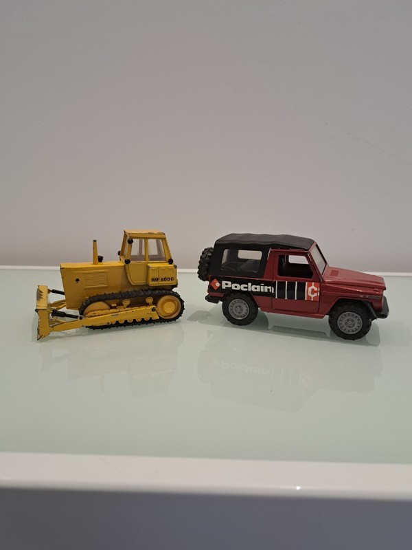 Cursor Vehicules De Chantier  Mercedes Model679 ,Bulldozer Model 1269 A RestaurÃ©