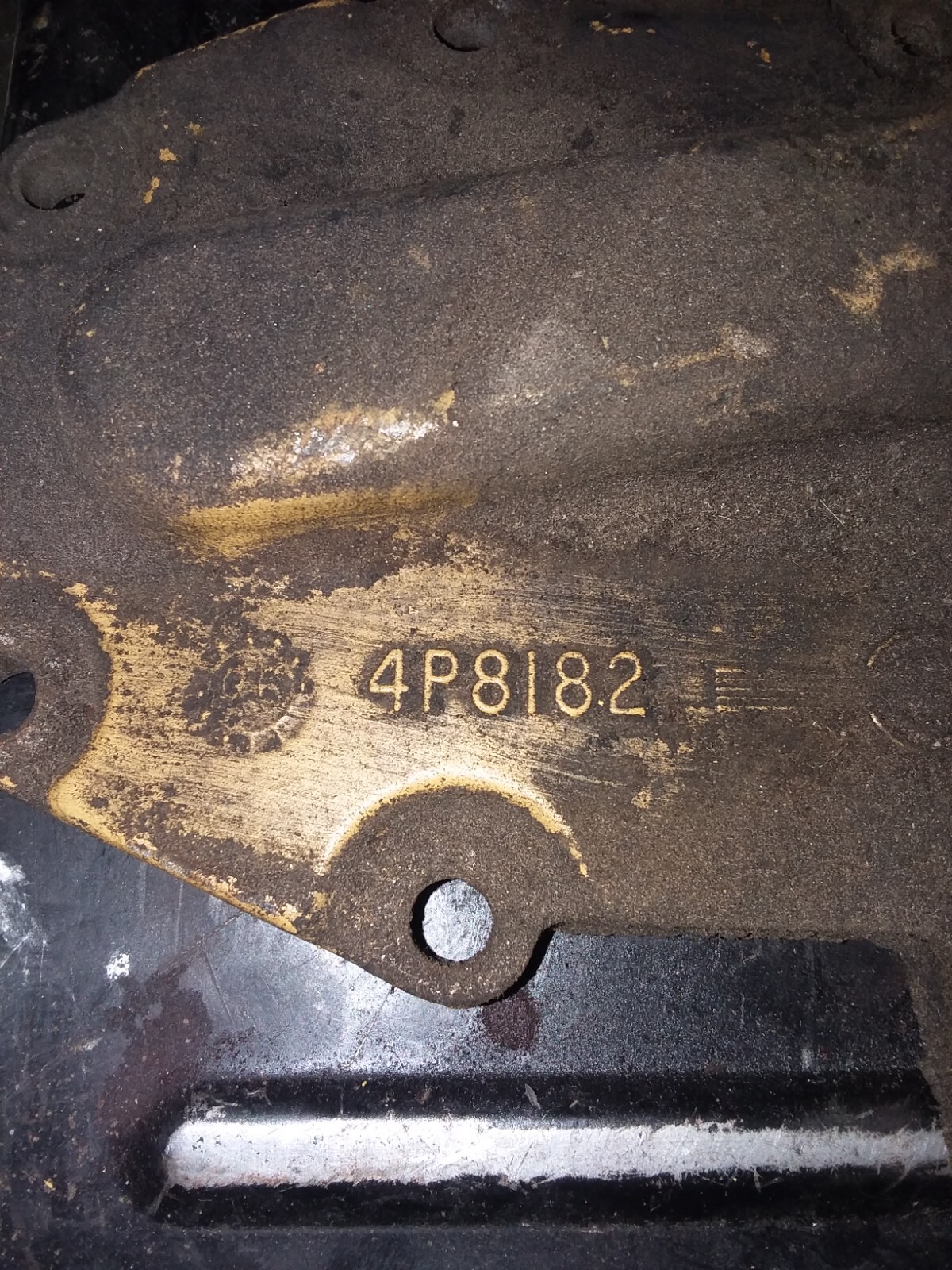 3116 / 3126 Cat Oil Filter Mount 4P8182