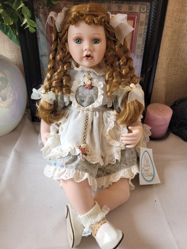 Court of Dolls      126／2000 Vtg Court of Dolls MARCI 18
