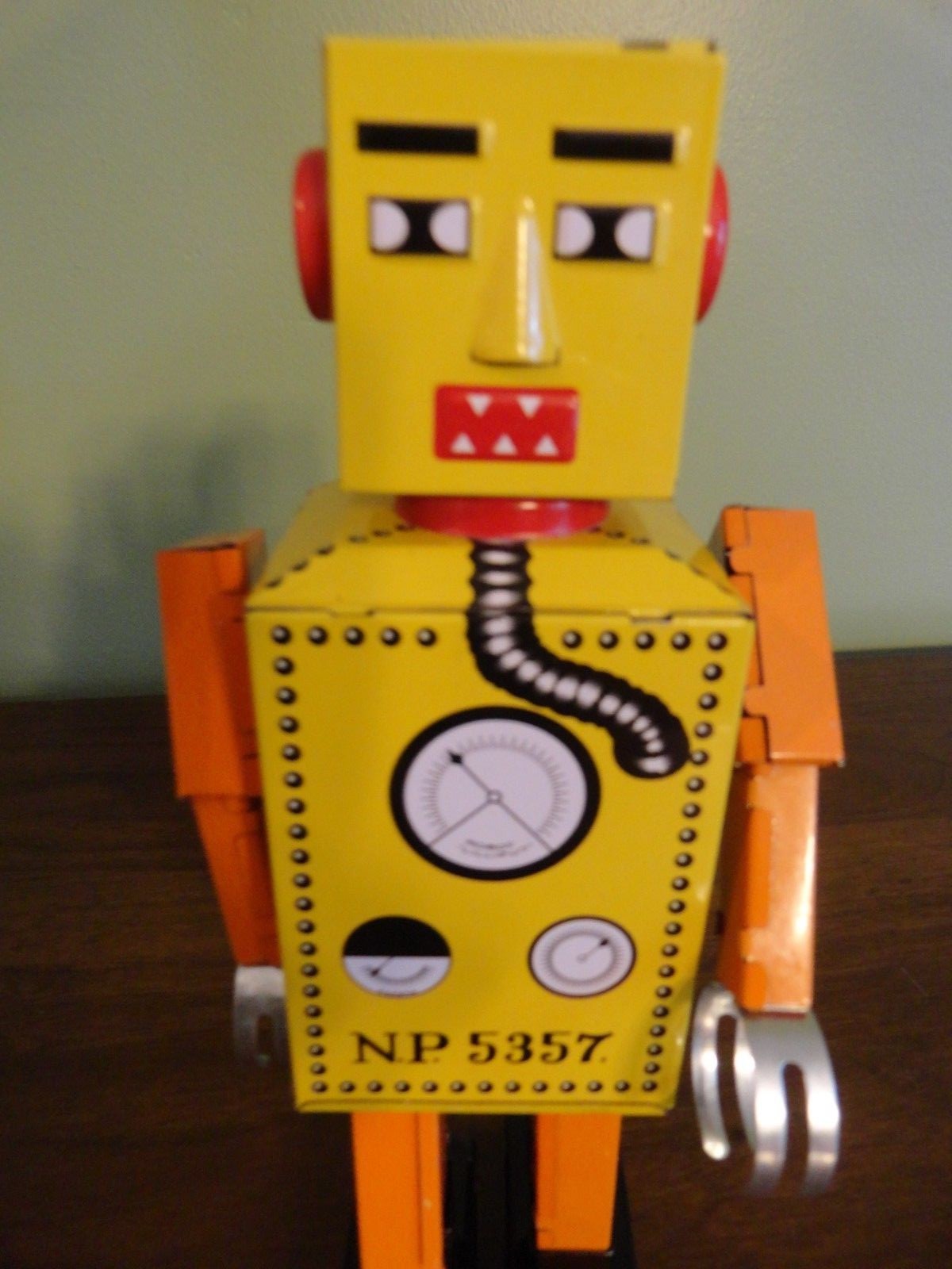 Lilliput ROBOT MS 393 N.P. 5357 Retro-Styled Wind-Up Metal Tin Collectible