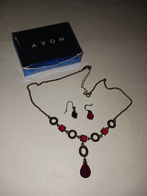 Avon Glamorous Y Drop Red Giftset Rhinestone Necklace Earrings Jewelry 2006 Box 